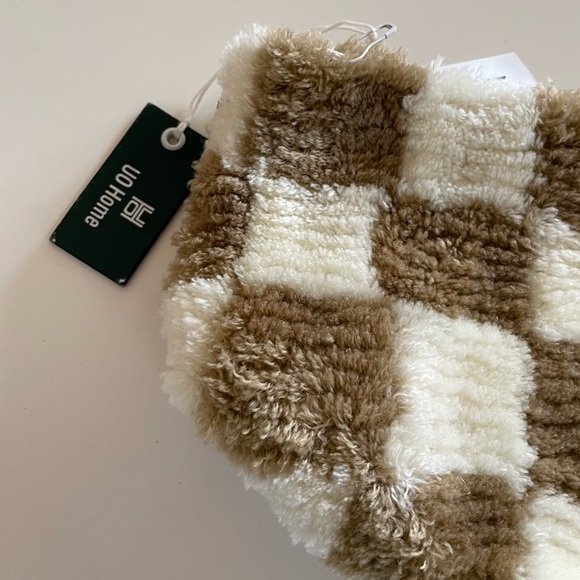 NWT Urban Outfitters Checkerboard Tufted Planter Cover - Picture 6 of 11